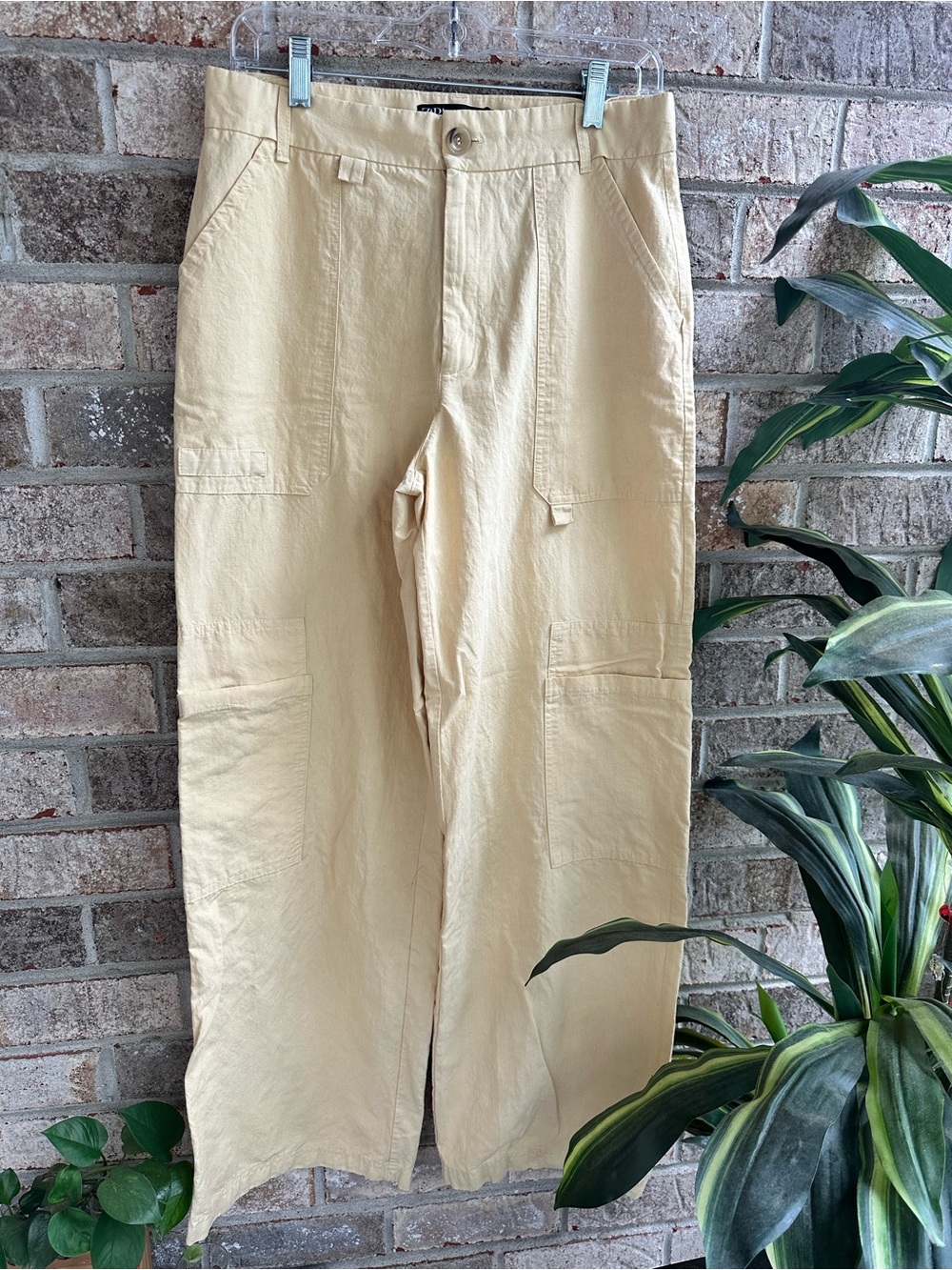 Zara Baggy Wide-Leg Cargo Pants in Butter Yellow Cream Cotton